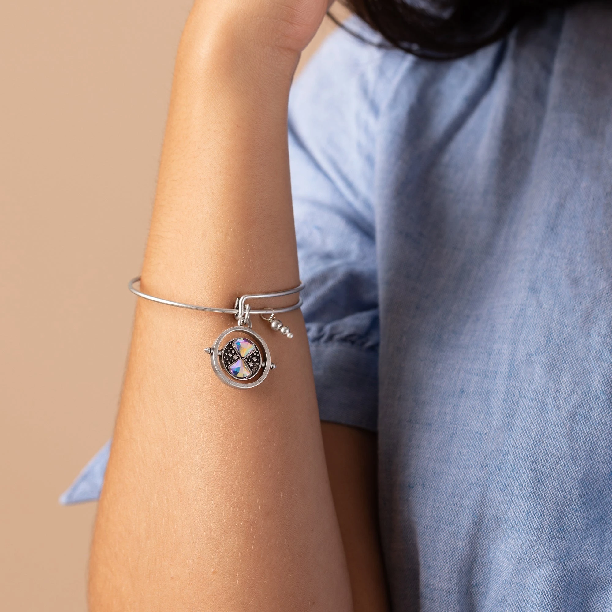 Harry Potter™ Time Turner Spinner Charm Bangle 4 Harry Potter™ Time Turner Spinner Charm Bangle - Image 2