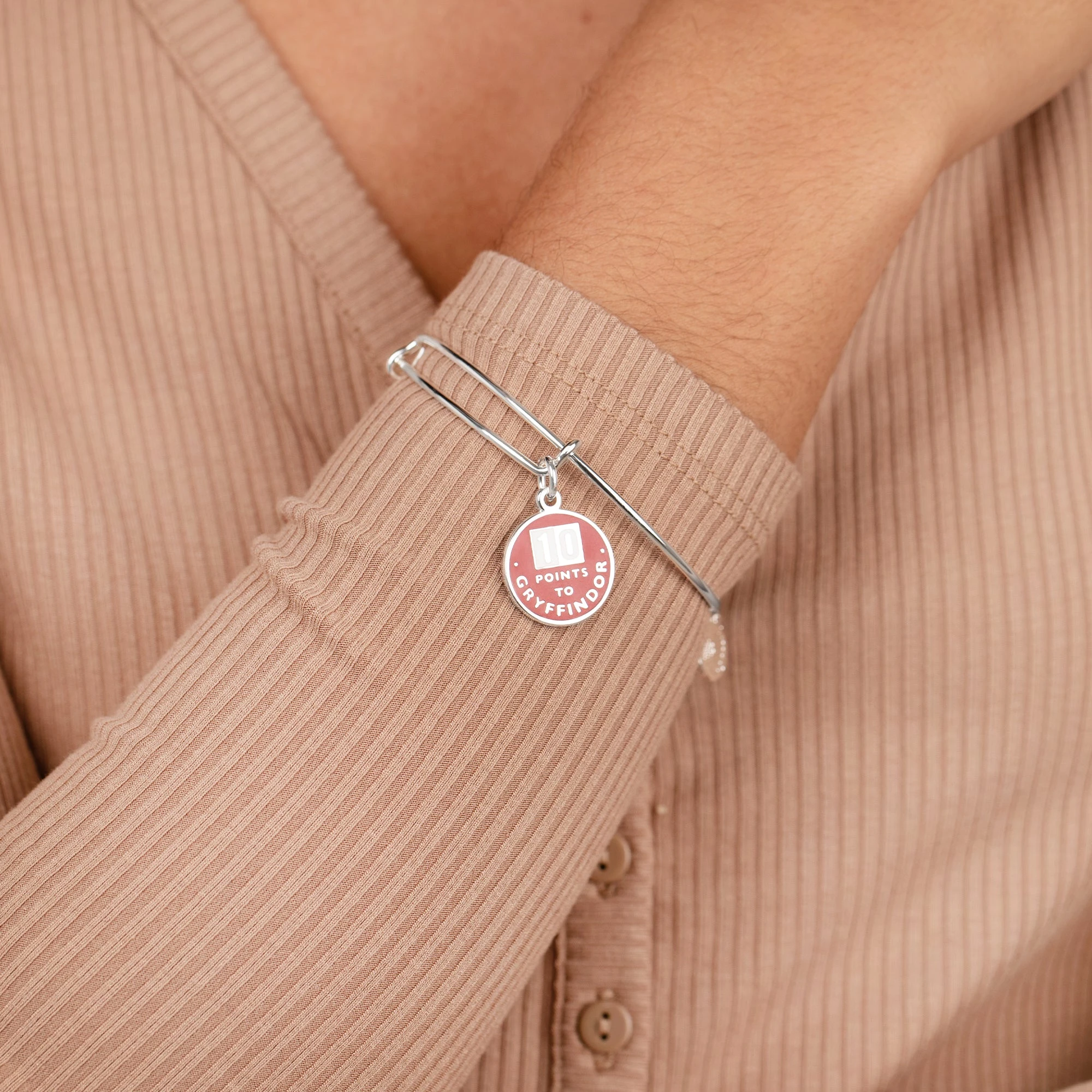 Harry Potter™ '10 Points To Gryffindor' Charm Bangle 4 Harry Potter™ '10 Points To Gryffindor' Charm Bangle - Image 2