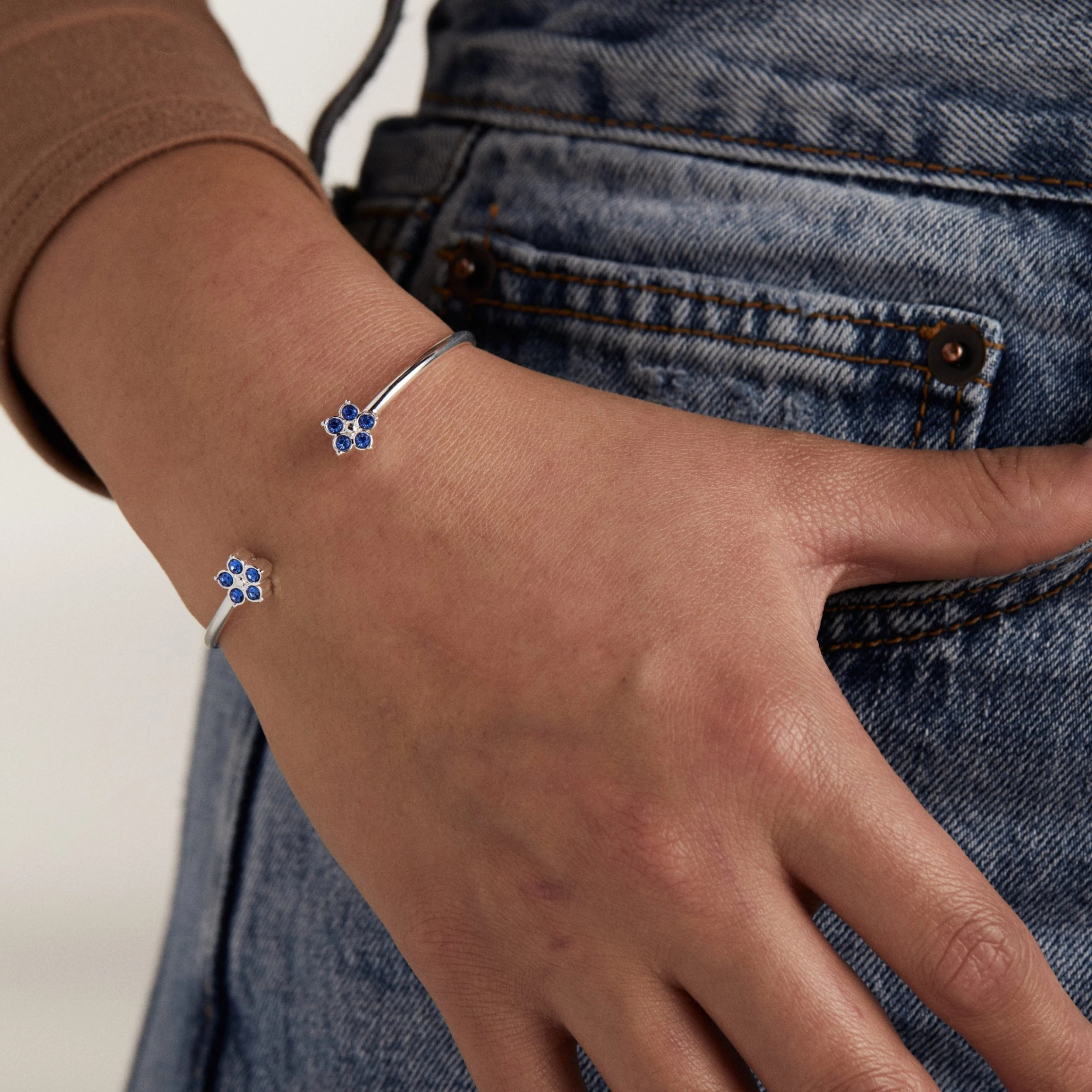 Crystal Forget-Me-Not Flower Flex Cuff 4 Crystal Forget-Me-Not Flower Flex Cuff - Image 2