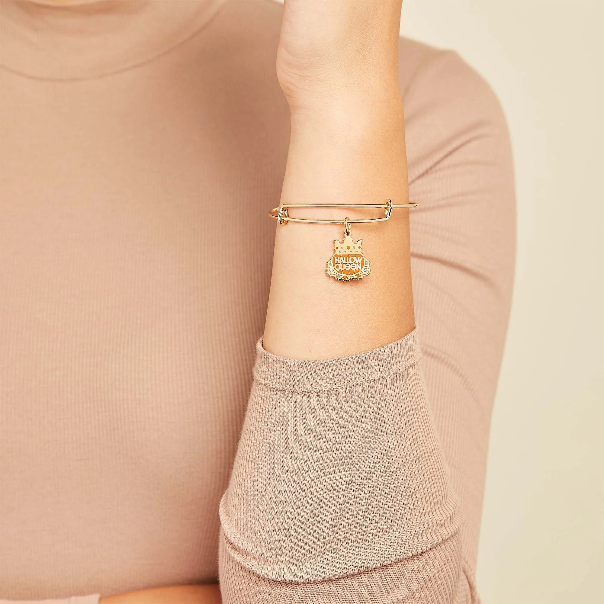 'Hallowqueen' Charm Bangle 4 'Hallowqueen' Charm Bangle - Image 2